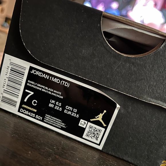 Jordan 1 mid(TD) size 7c - Picture 2 of 3